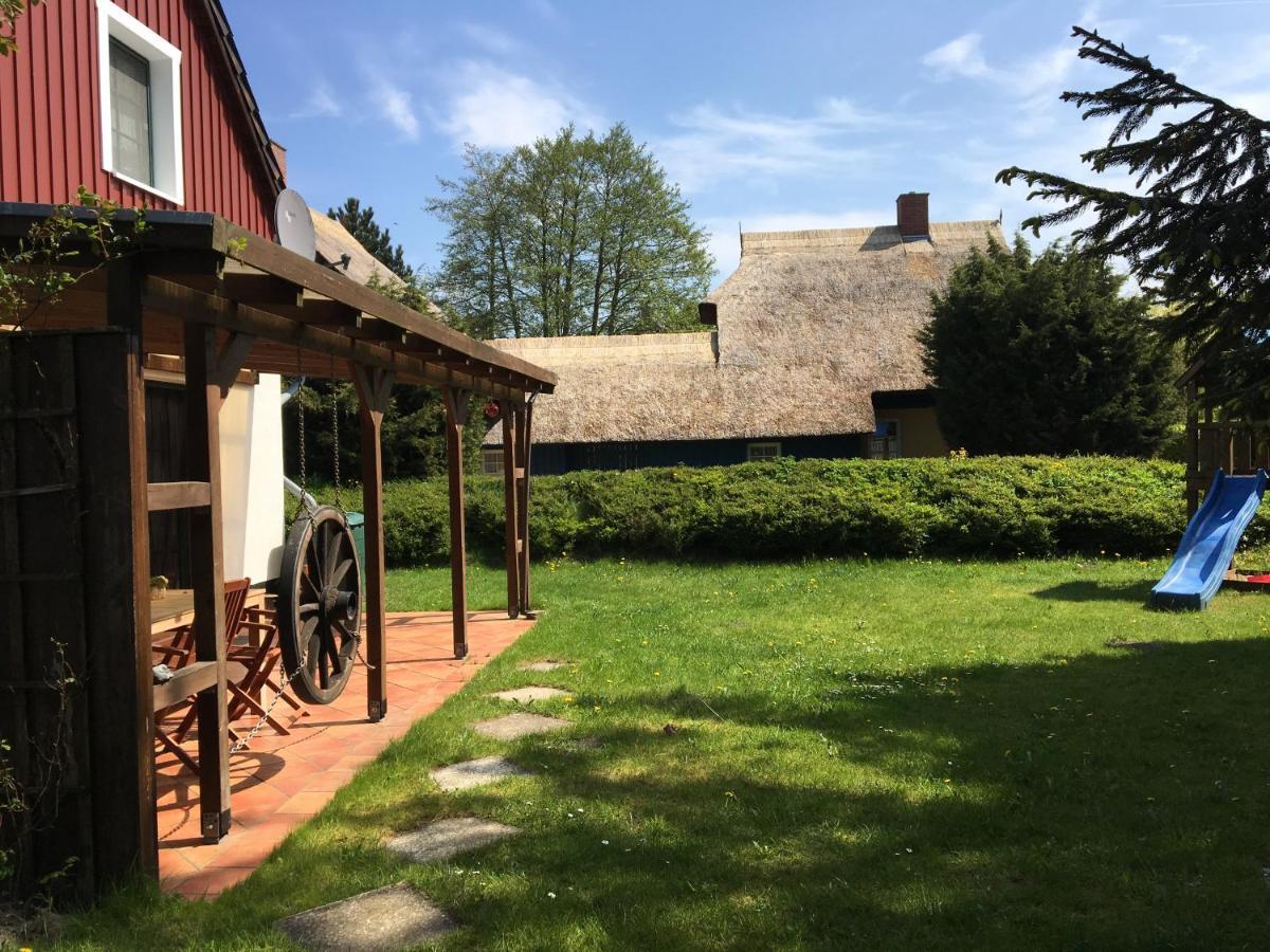 Trollhus - Grosses Familienfreundliches Ferienhaus Born Esterno foto