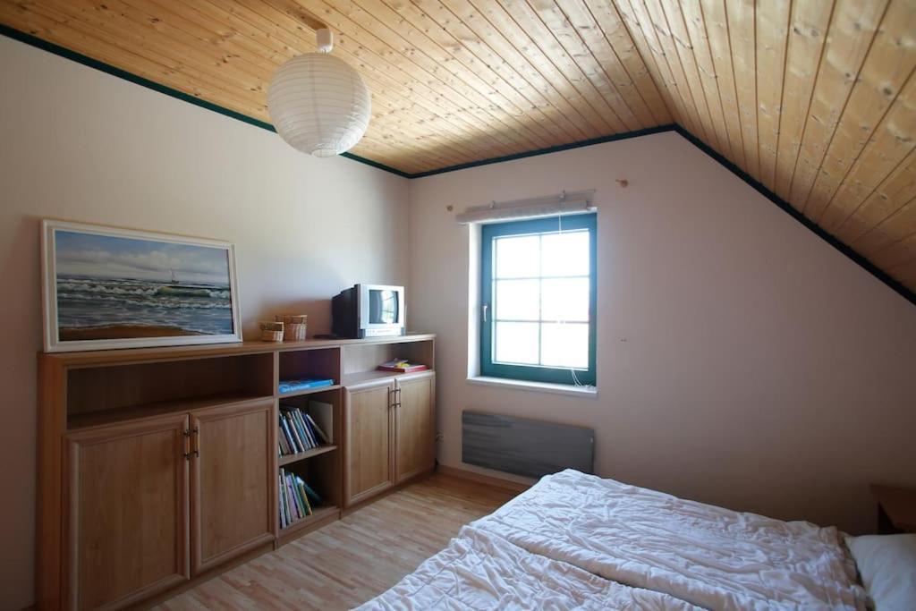 Trollhus - Grosses Familienfreundliches Ferienhaus Born Esterno foto