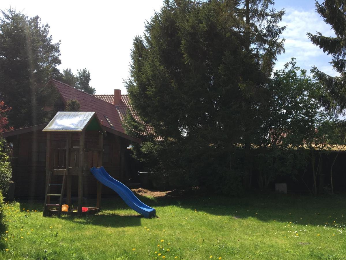 Trollhus - Grosses Familienfreundliches Ferienhaus Born Esterno foto