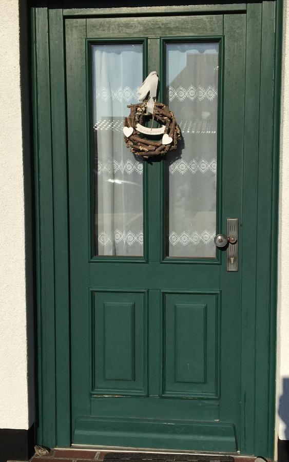 Trollhus - Grosses Familienfreundliches Ferienhaus Born Esterno foto