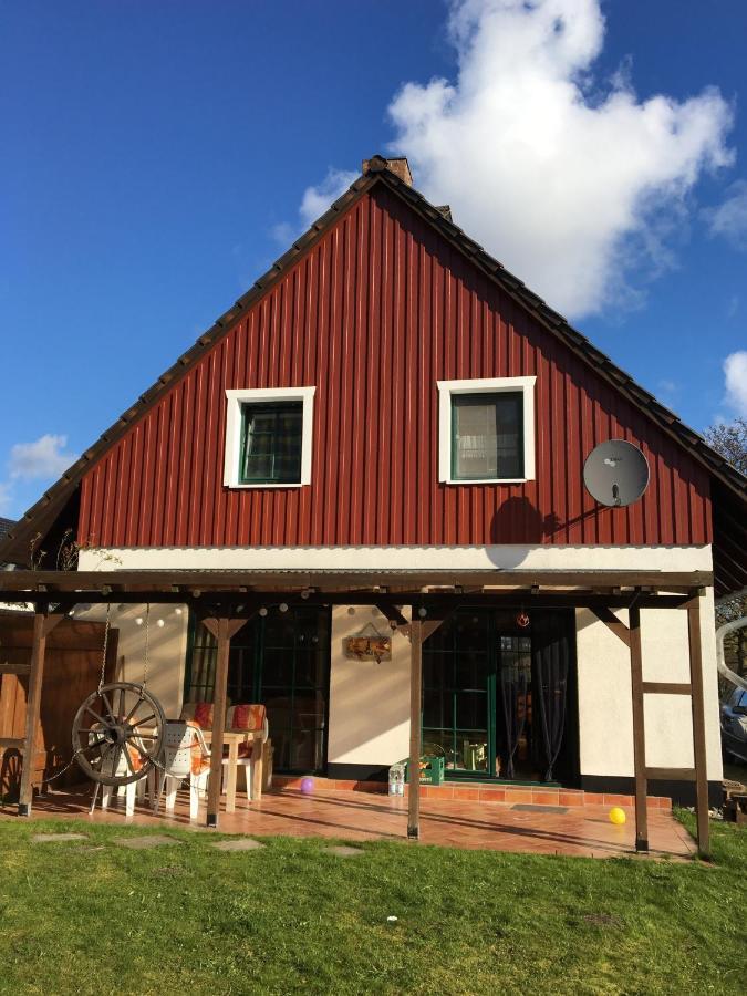 Trollhus - Grosses Familienfreundliches Ferienhaus Born Esterno foto