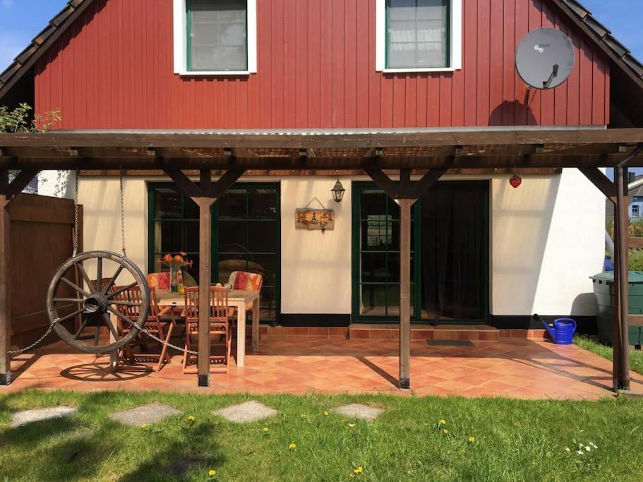 Trollhus - Grosses Familienfreundliches Ferienhaus Born Esterno foto