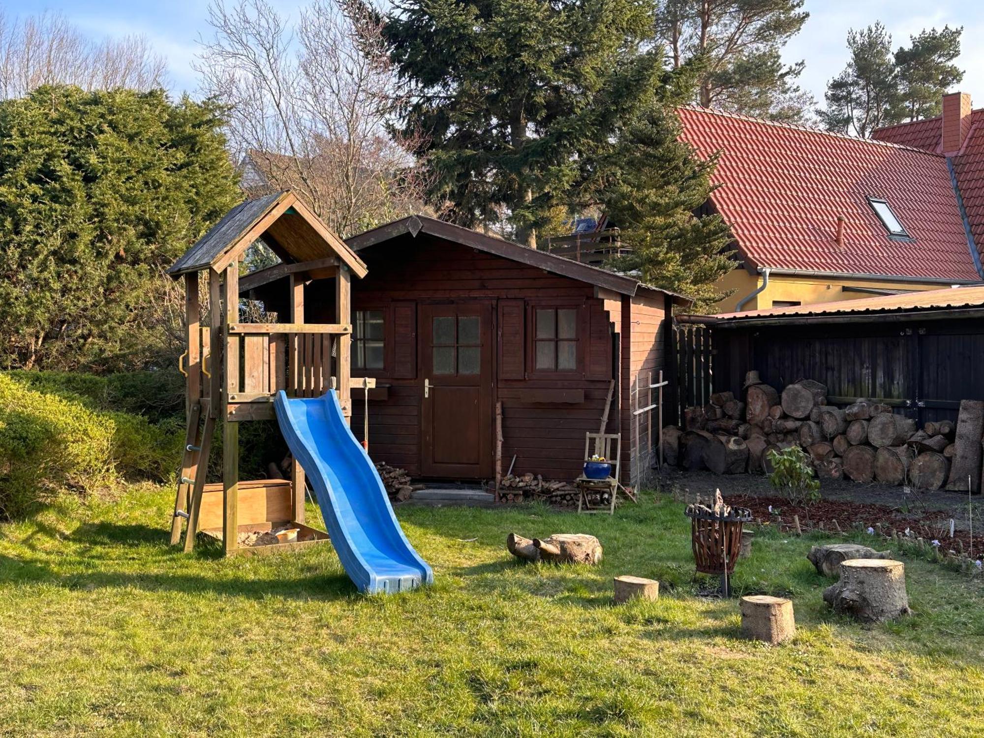 Trollhus - Grosses Familienfreundliches Ferienhaus Born Esterno foto